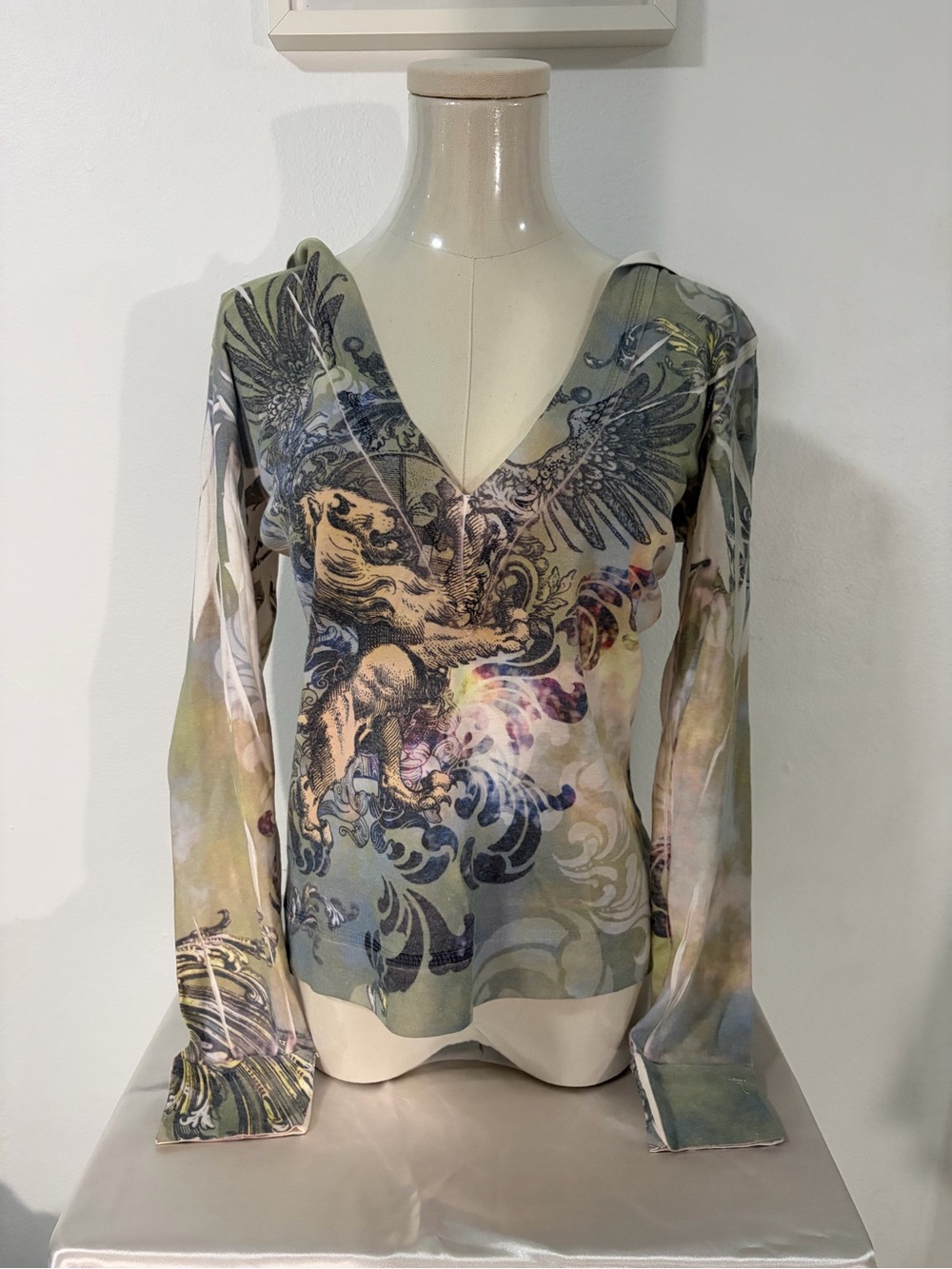 Y2K Simply Irresistible V-Neck Long Sleeve Graphic Top in Green and Cream